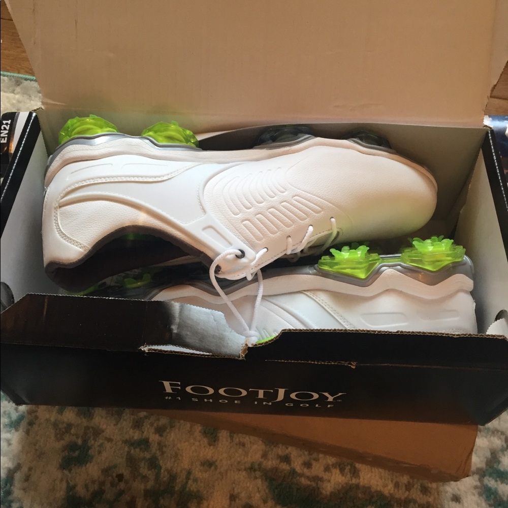 Men’s size 10.5 W golf shoes